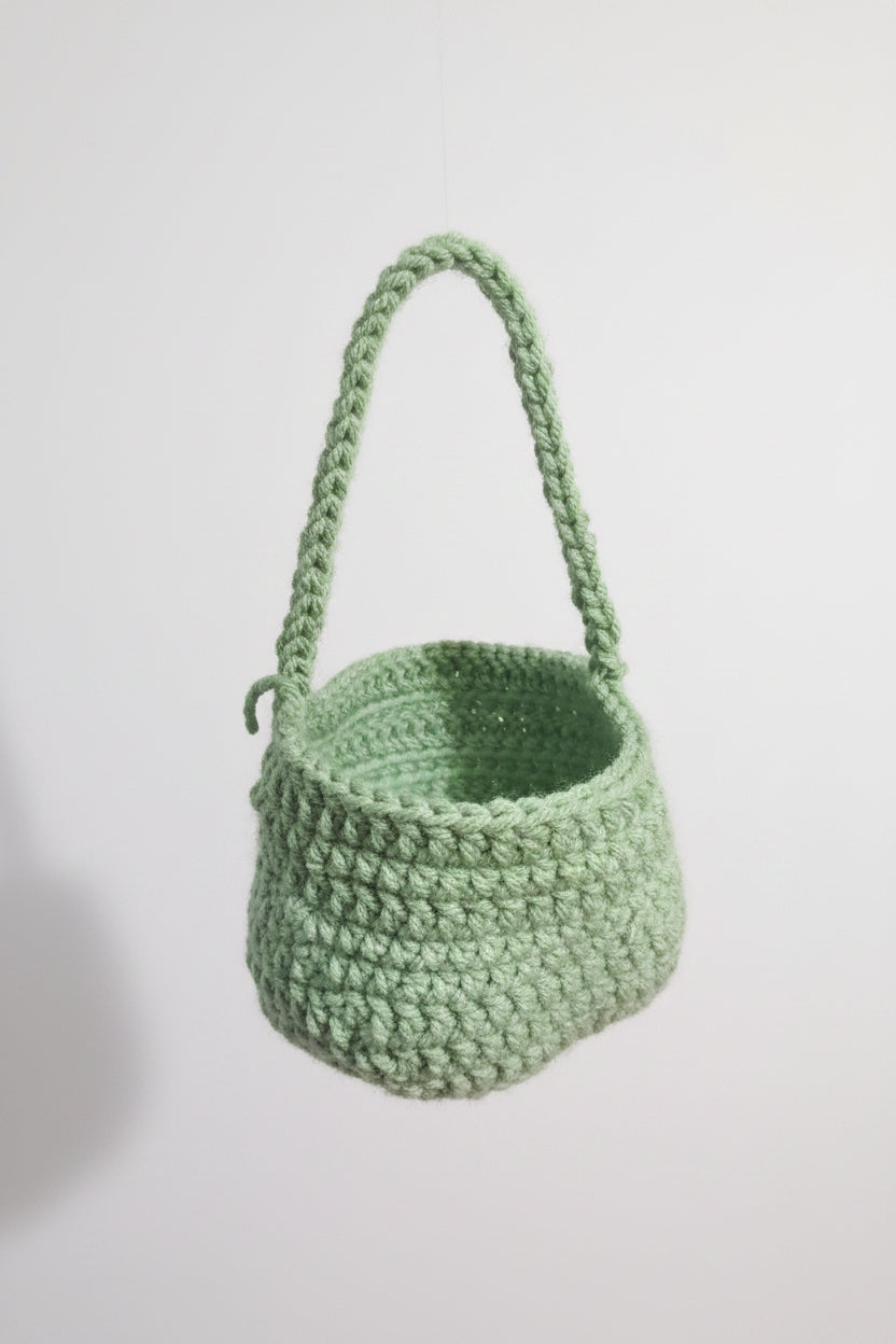 Hanging candle holder