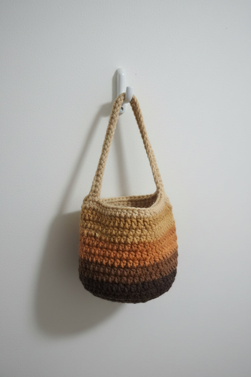 Hanging candle holder